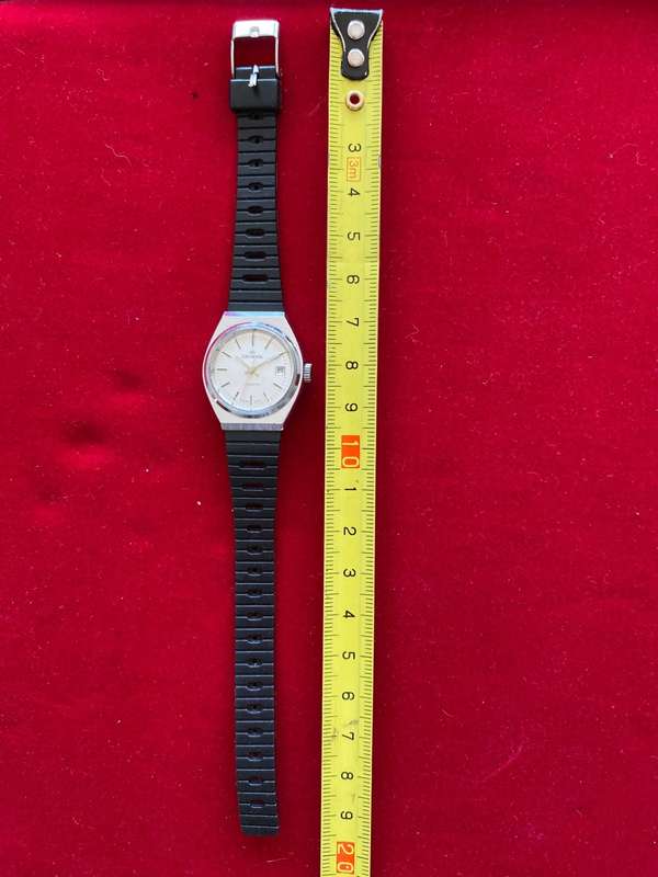 Continental Quartz Woman Economic Watch 30m Water Resistant 70s Collectors Item