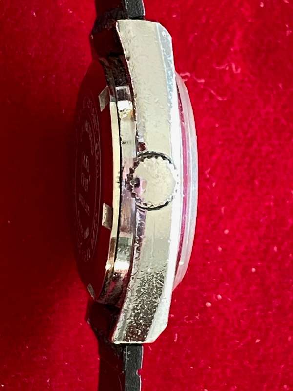 Continental Quartz Woman Economic Watch 30m Water Resistant 70s Collectors Item