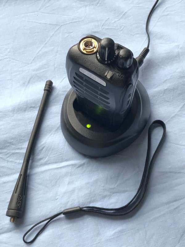 1 X SFE  Two Way Radio,handheld - WALKY TALKY # 8202012107028 , high quality professional long range