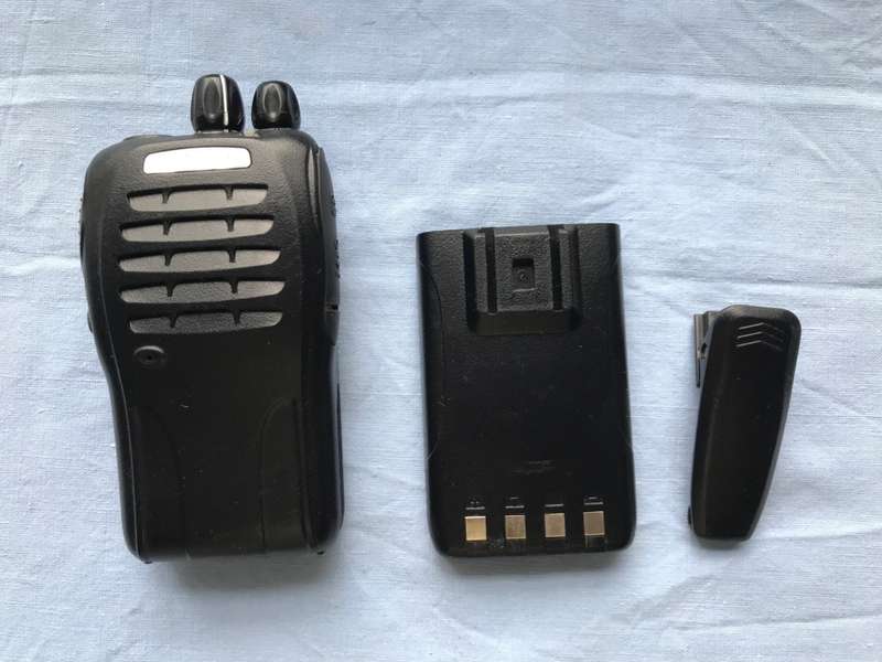1 X SFE  Two Way Radio,handheld - WALKY TALKY # 8202013018837 , high quality professional long range