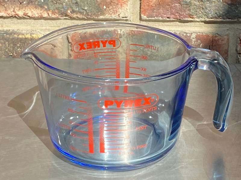 Pyrex - Measuring Jug - 1 Litre , item is new (top quality)
