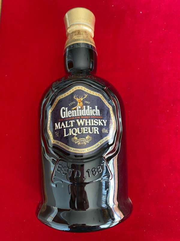 Glenfiddich Whisky Liqueur 750ml, not opened, still sealed, very rare, Vintage, Collectors Item