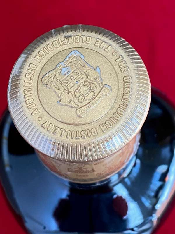 Glenfiddich Whisky Liqueur 750ml, not opened, still sealed, very rare, Vintage, Collectors Item