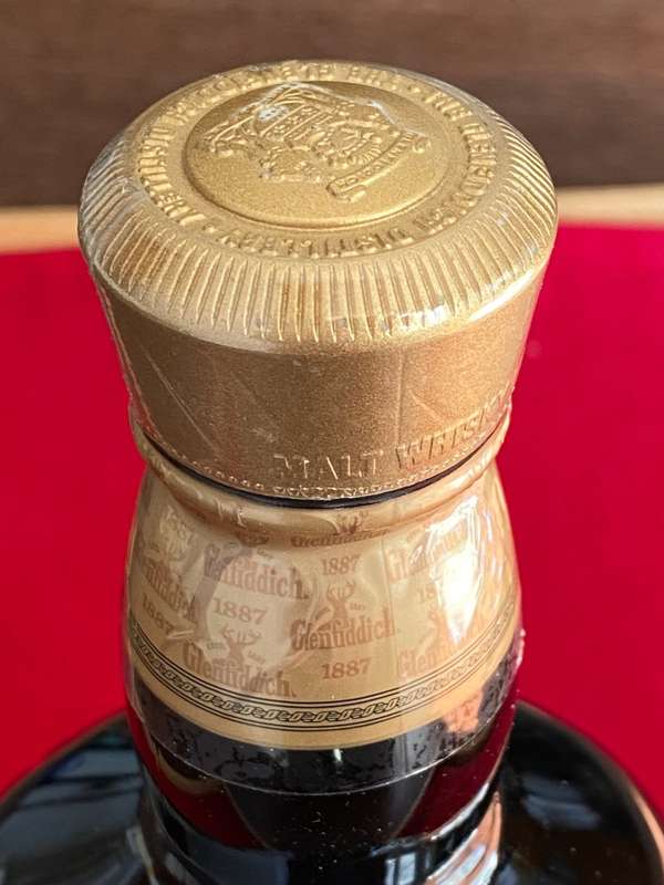 Glenfiddich Whisky Liqueur 750ml, not opened, still sealed, very rare, Vintage, Collectors Item