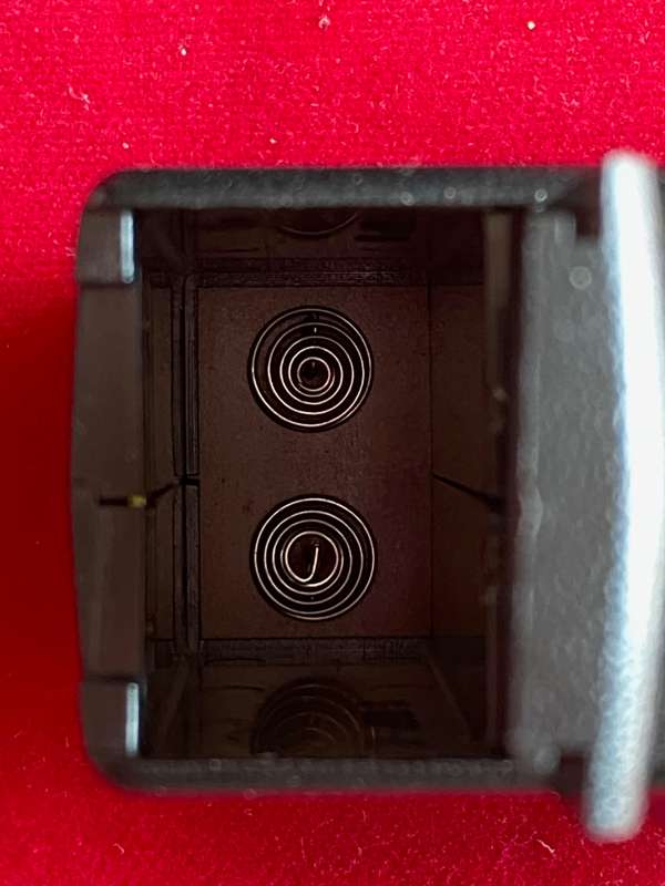 Hensel Flash Pilot Set, secondhand item, gets power, when batteries are in ,but not tested with