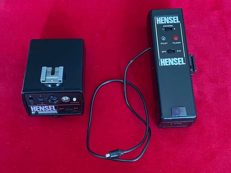 Hensel Flash Pilot Set, secondhand item, gets power, when batteries are in ,but not tested with