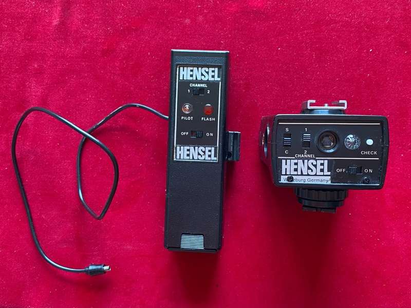 Hensel Flash Pilot Set, secondhand item, gets power, when batteries are in ,but not tested with