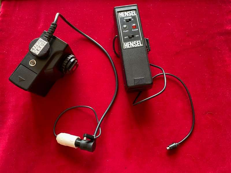 Hensel Flash Pilot Set, secondhand item, gets power, when batteries are in ,but not tested with