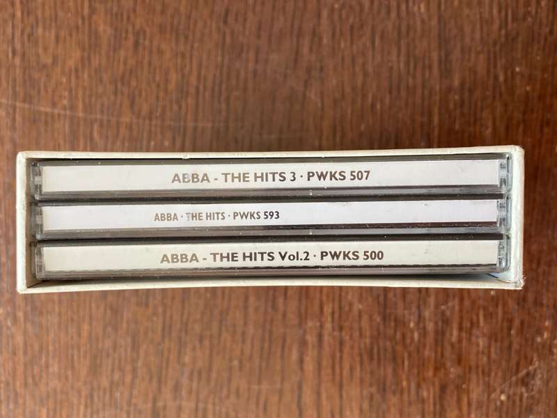 Abba The Hits Box (3 cds) from the 80s in orginal box, vintage, collectors item
