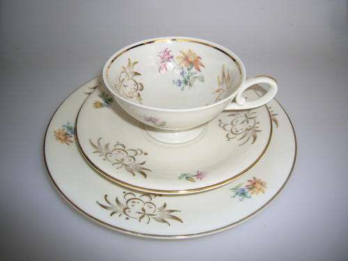 BAVARIA TRIO SET 6    BAVARIA SCHIRNDING QUALITY PORCELAIN