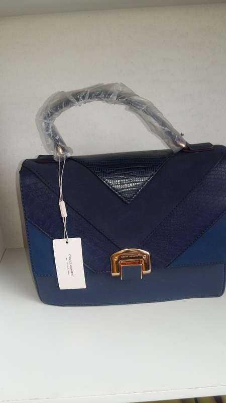 Elegant ladies handbag