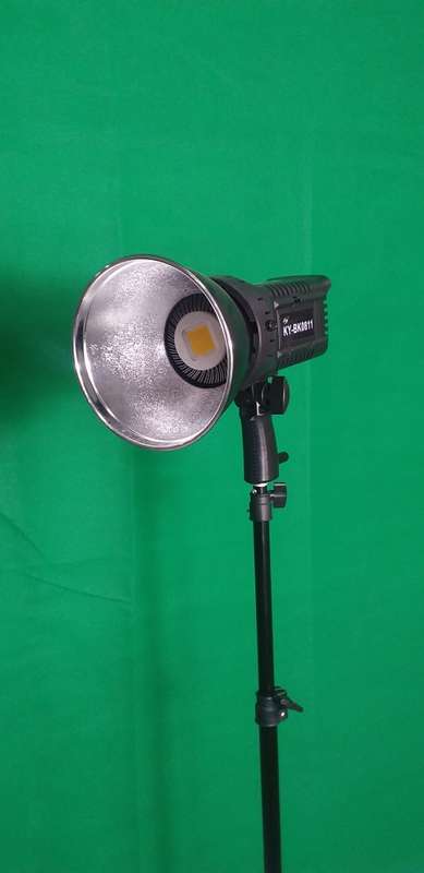 200watts  LED continuous studio light.