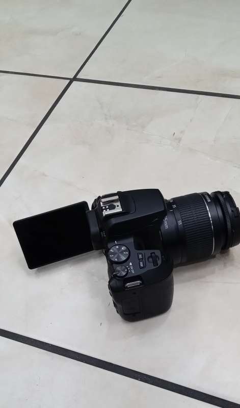 Canon 77d  slr camera