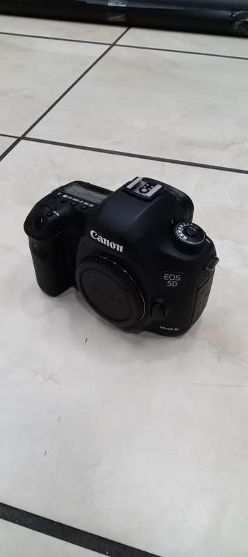 Canon 5D mark III full frame camera (BODY)