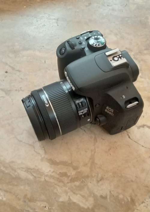 Canon 800d slr camera