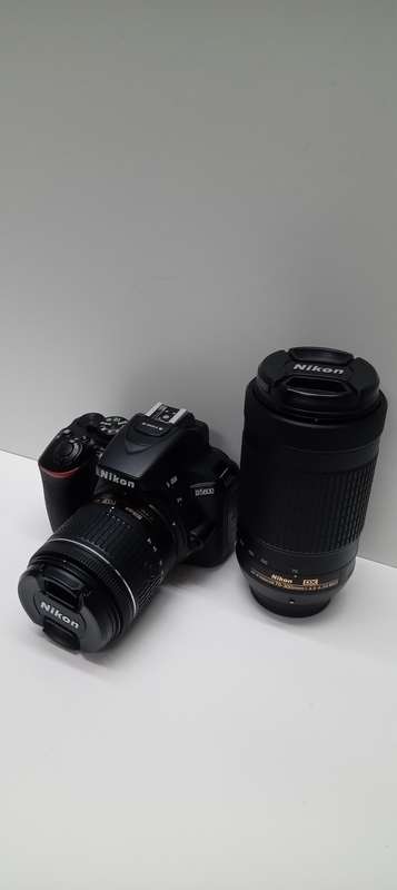 Nikon D5600 + 70-300mm Zoom (Combo)