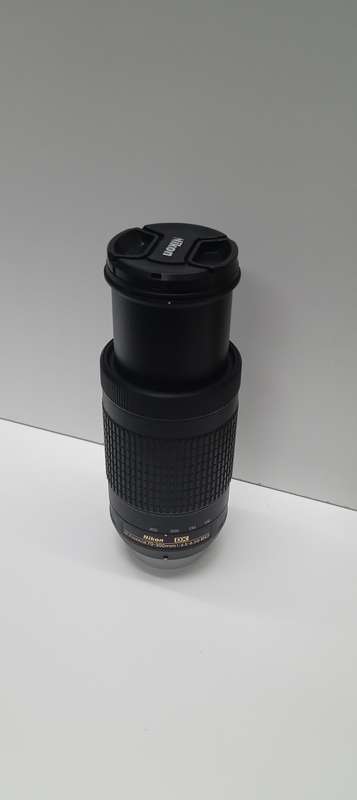Nikon D5600 + 70-300mm Zoom (Combo)