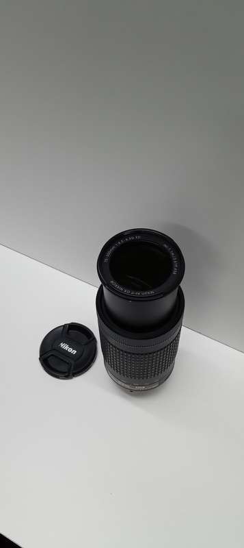 Nikon D5600 + 70-300mm Zoom (Combo)
