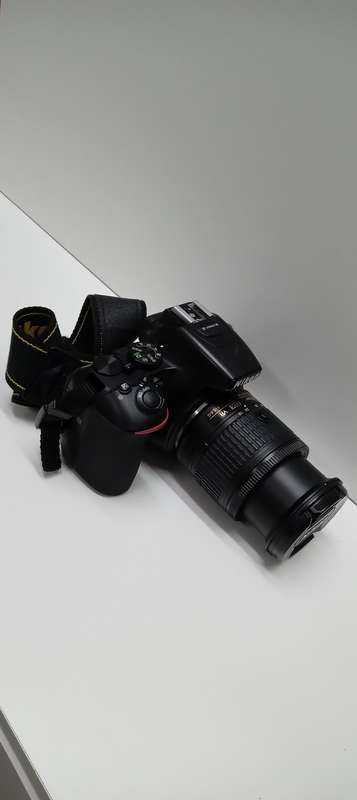 Nikon D5600 + 70-300mm Zoom (Combo)