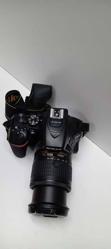 Nikon D5600 + 70-300mm Zoom (Combo)