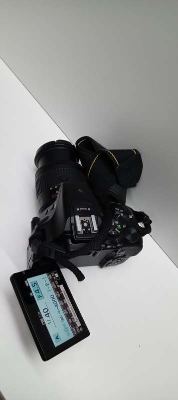 Nikon D5600 + 70-300mm Zoom (Combo)