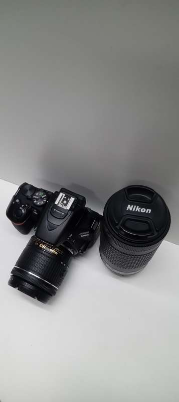 Nikon D5600 + 70-300mm Zoom (Combo)