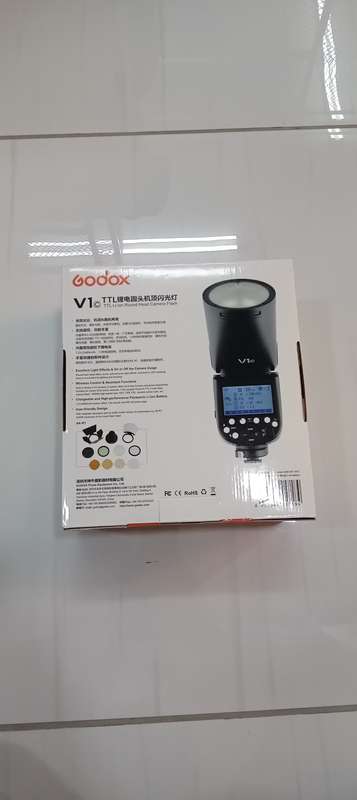 Godox V1 speedlight for canon