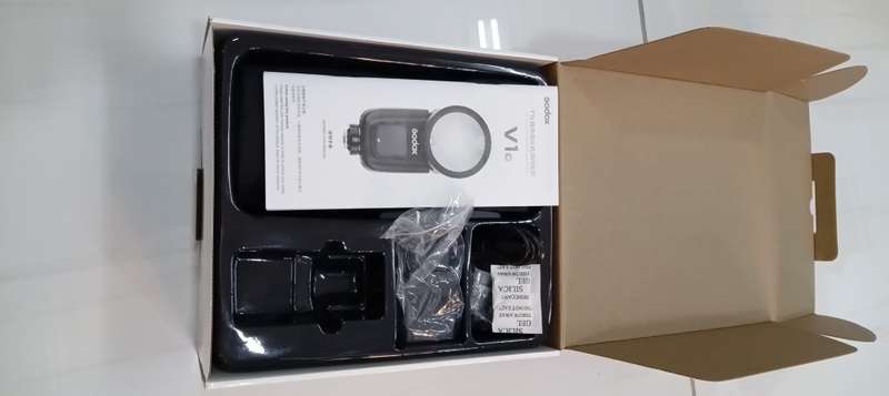 Godox V1 speedlight for canon