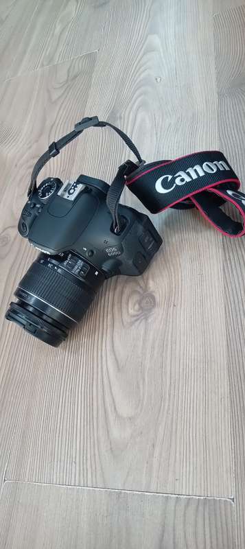 Canon 600D slr camera