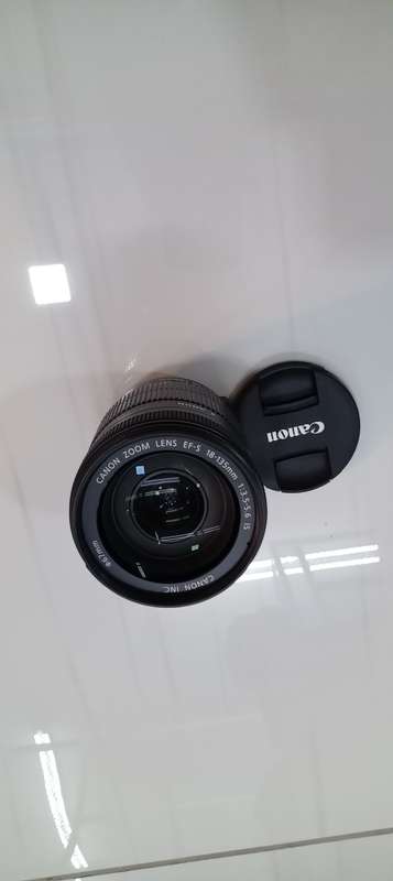 Canon 18-135mm f/3.5-5.6 IS ZOOM LENS