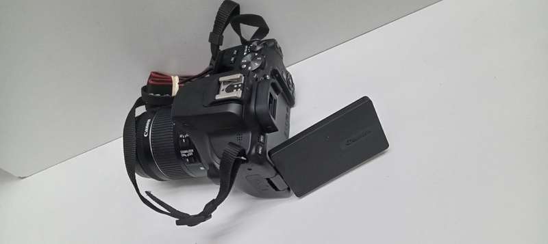 Canon 250d slr 4K camera