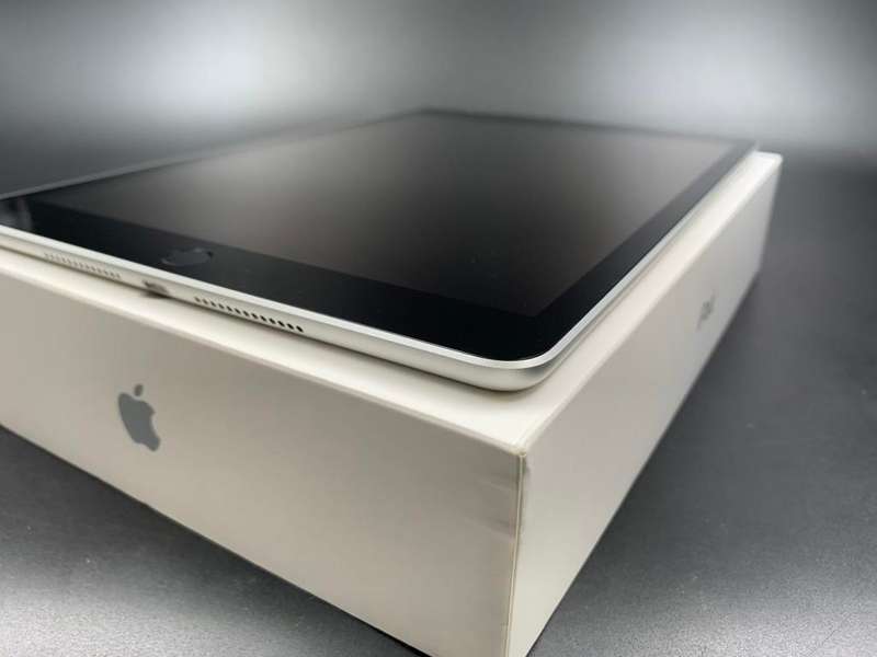iPad 9th Gen 64GB Wifi + Cellular Silver
