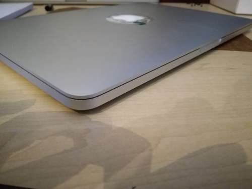 Macbook Pro (Retina) 13 inch Core i5 2.4ghz. 4gb ram 128gb SSD
