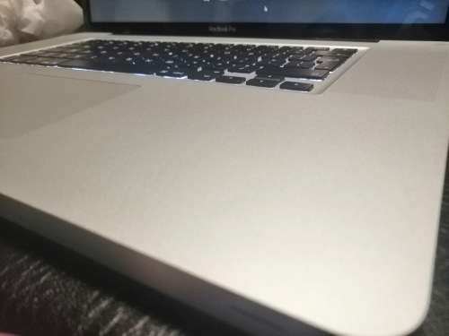 Macbook Pro 17nch 500gb hdd 16gb ram i7