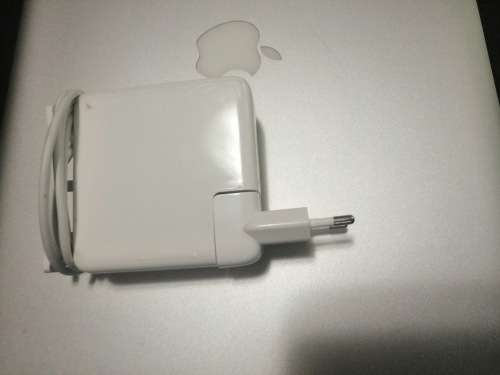 Macbook Pro 17nch 500gb hdd 16gb ram i7