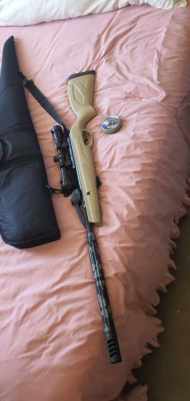Gamo Replay 10 Maxxim Desert Air Rifle with Rifle Scope, Bag and Pellets