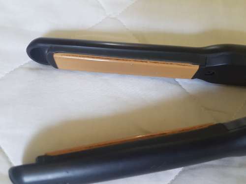 GHD Hair Straightener ( ghd 4.2B) with case