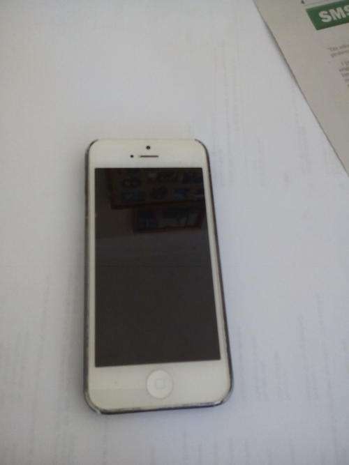 Apple Iphone 5 (Read description)