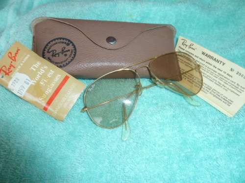 Ray-Ban Aviator Polarized Sun glasses in case (as new never worn)