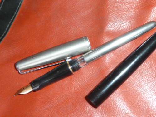 PARKER VP, Fountain Pen with 14K Gold Nib, Very SCARCE