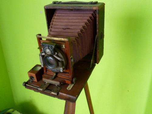 Vintage Pony Premo 5 with a Victor F.8 Lens on wooden legs