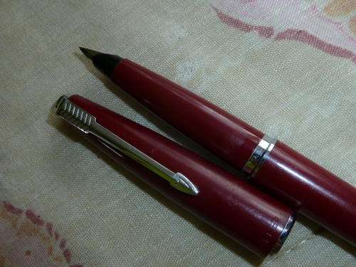 Parker Fountain Pen (maroon)