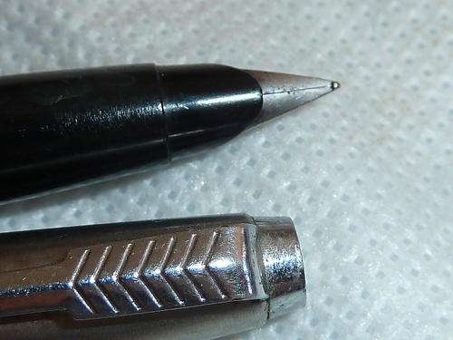 PARKER Fountain Pen with a Brushed Stainless-steel Top
