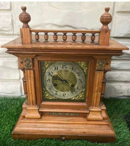 vintage mantel clock with key - 100% working