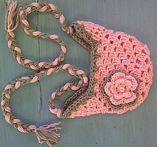Crafty Stuff: Crochet BabyShell Stitch earflap hat in pinks with flower