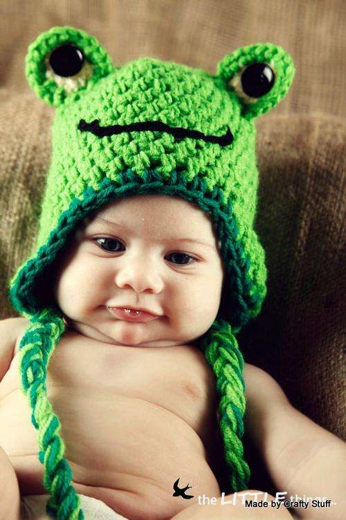Crafty Stuff: Crochet Baby Froggy Earflap hat, makes a great photo prop