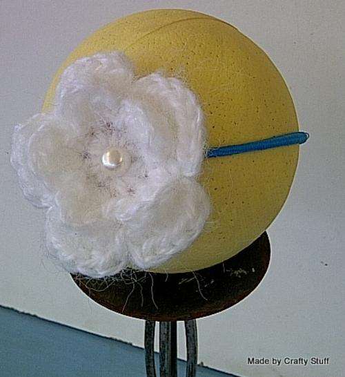 Crafty Stuff: Newborn Headband with fluffy white flower & pearl