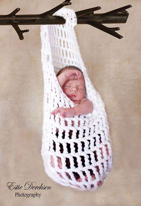 Crafty Stuff: Crochet Baby Photo Props..STORK POUCH