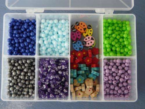 Crafty Stuff: Kids Deluxe Beading Kit, lots of extras!