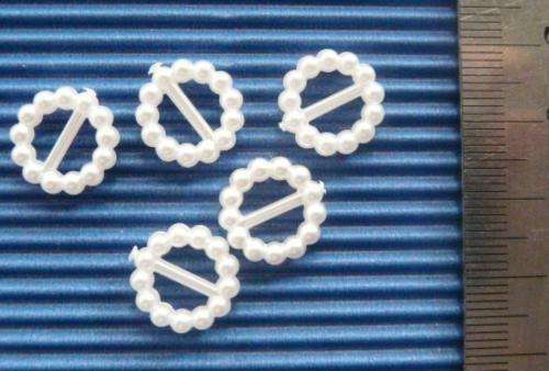 Crafty Stuff:  Mini pearl buckles Round x 5